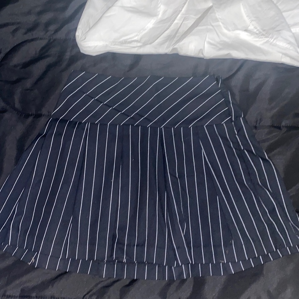 H&M plaid pleated skirt